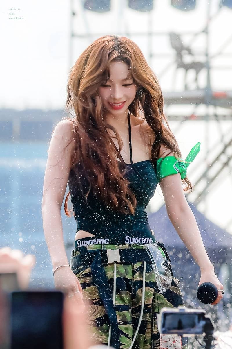 다시보는 솔로 카리나 워터밤 고화질jpg | 인스티즈