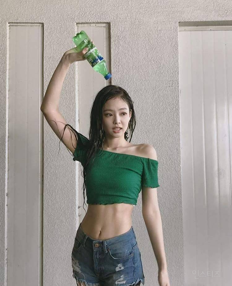 동일한 브랜드의 단독 광고 모델로서의 제니와 수지 | 인스티즈