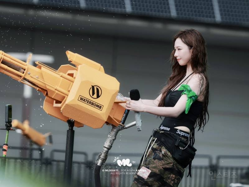 다시보는 솔로 카리나 워터밤 고화질jpg | 인스티즈