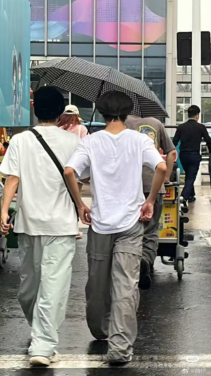 [잡담] 허씬롱 우산 씌워주는거좀 봐...... | 인스티즈