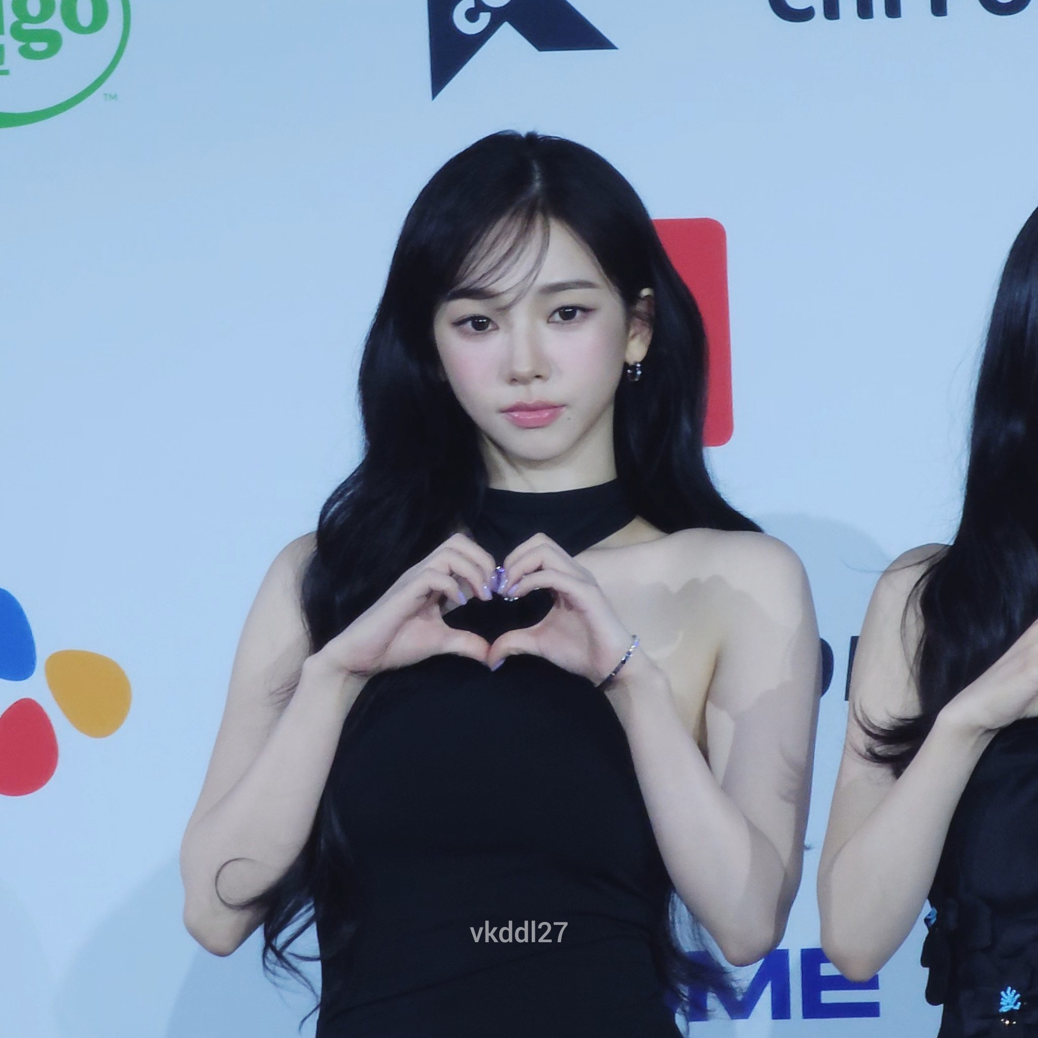 오늘 지민정(카리나&윈터) 미국 케이콘 레드카펫 고화질.jpg | 인스티즈