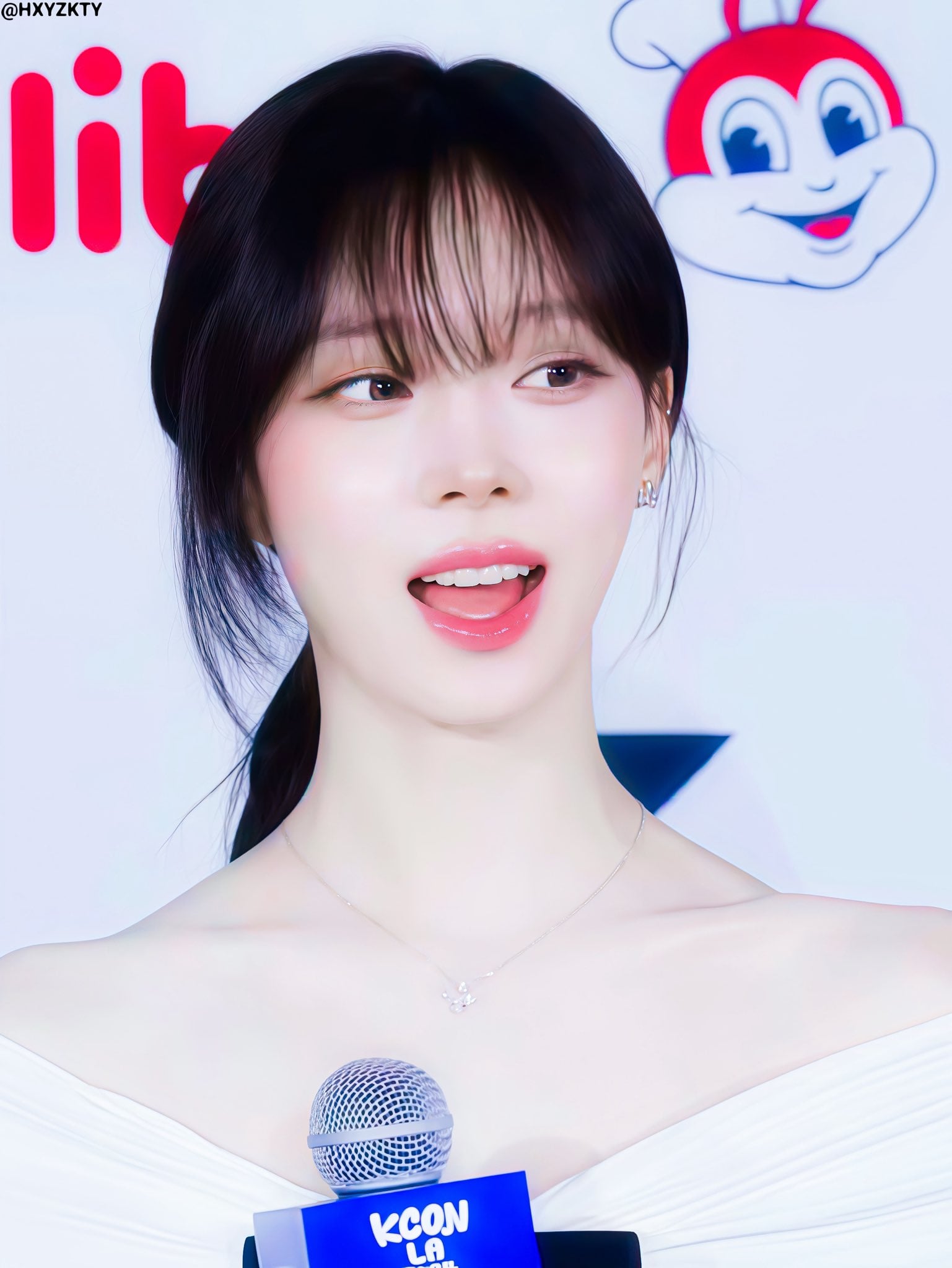 오늘 지민정(카리나&윈터) 미국 케이콘 레드카펫 고화질.jpg | 인스티즈