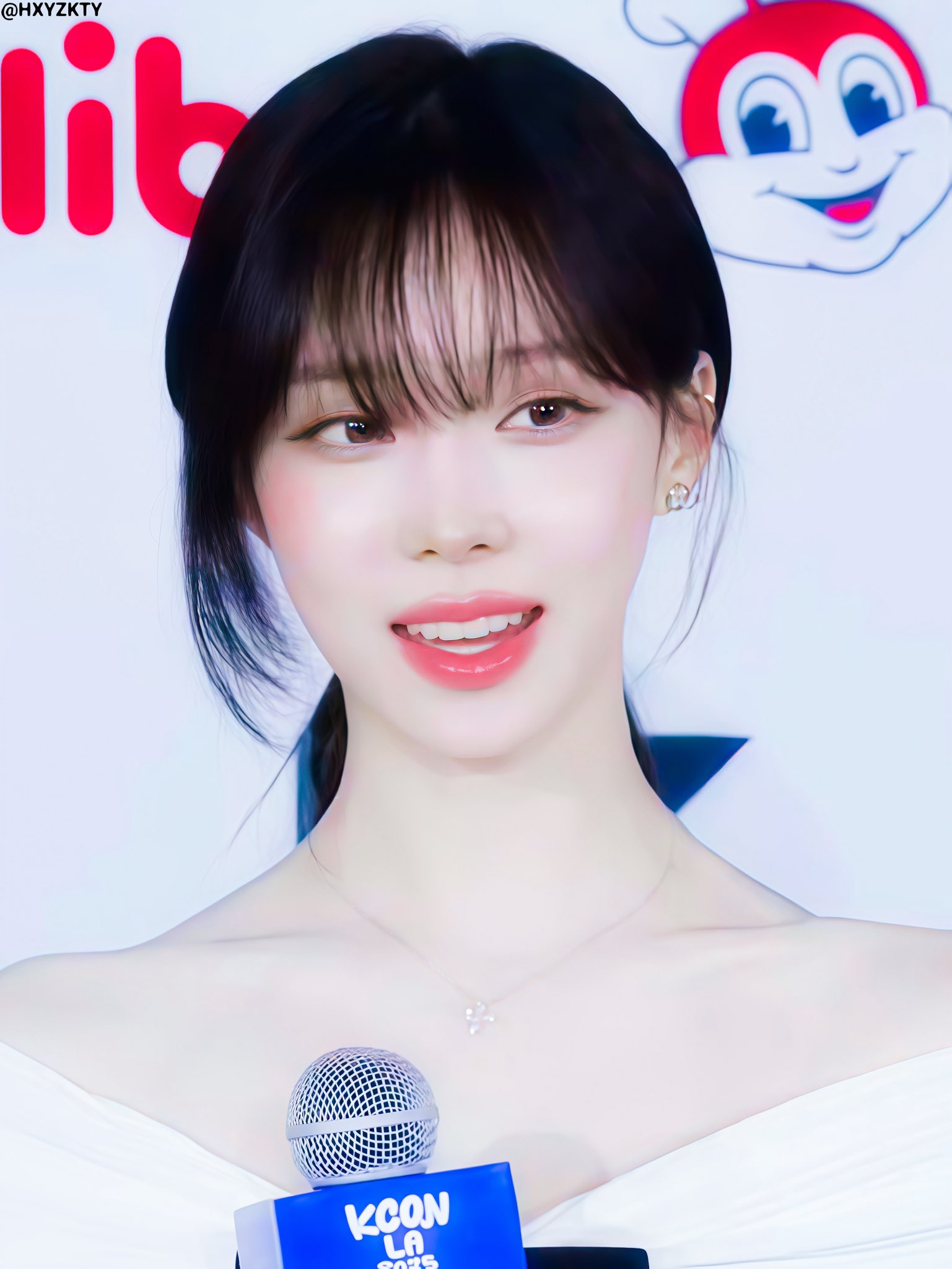 오늘 지민정(카리나&윈터) 미국 케이콘 레드카펫 고화질.jpg | 인스티즈