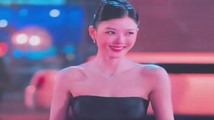 [잡담] 친액 김유정 올림 머리 예쁘다 | 인스티즈