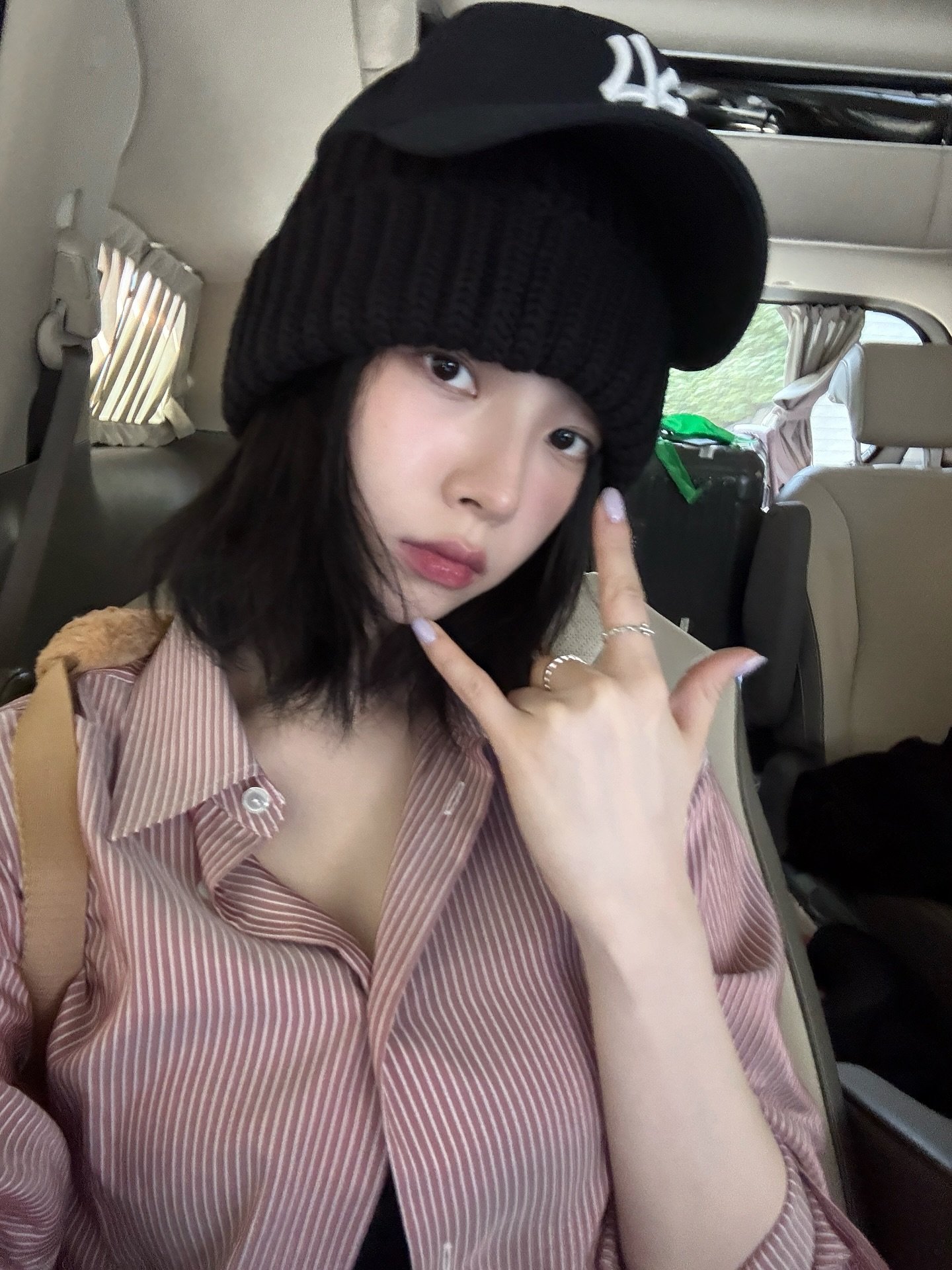공항 입국하자마자 인스타 올려주는 카리나.jpg | 인스티즈
