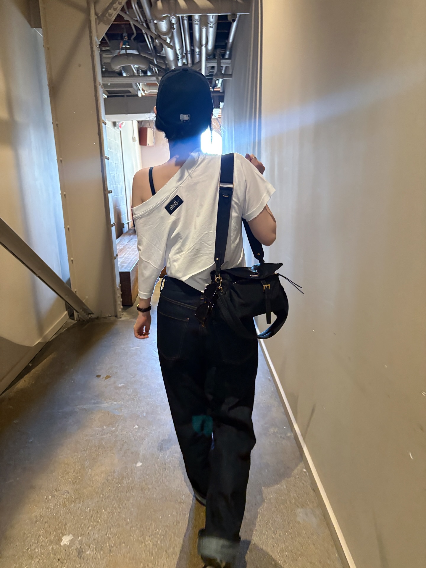 공항 입국하자마자 인스타 올려주는 카리나.jpg | 인스티즈