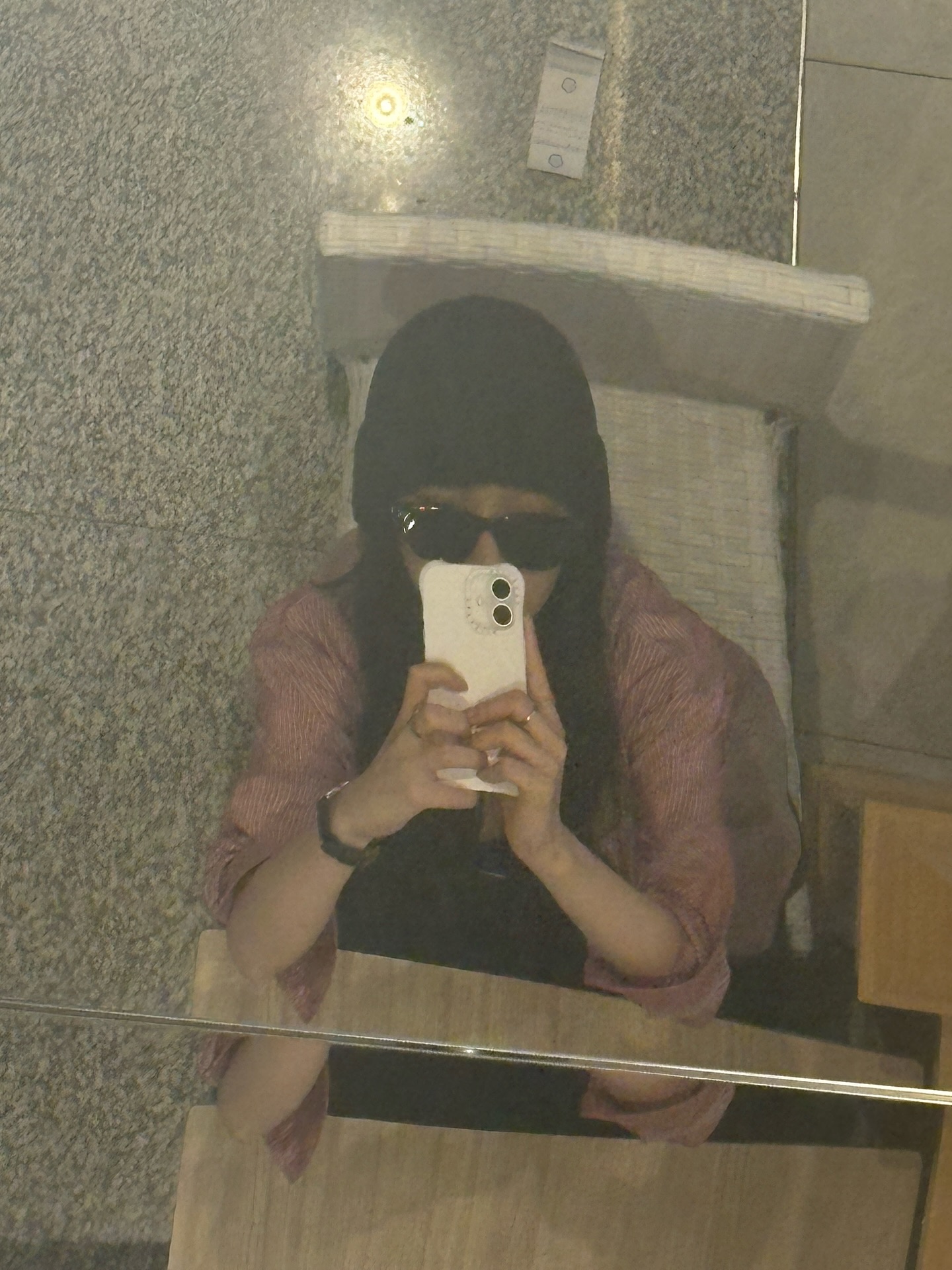 공항 입국하자마자 인스타 올려주는 카리나.jpg | 인스티즈