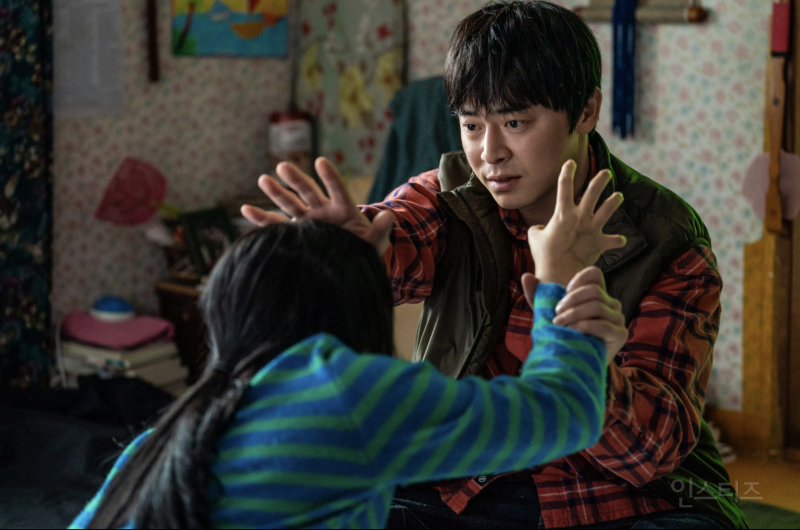 6일 만에 200만 넘긴 '좀비딸', 여름 남자 조정석 이름값 재증명 | 인스티즈