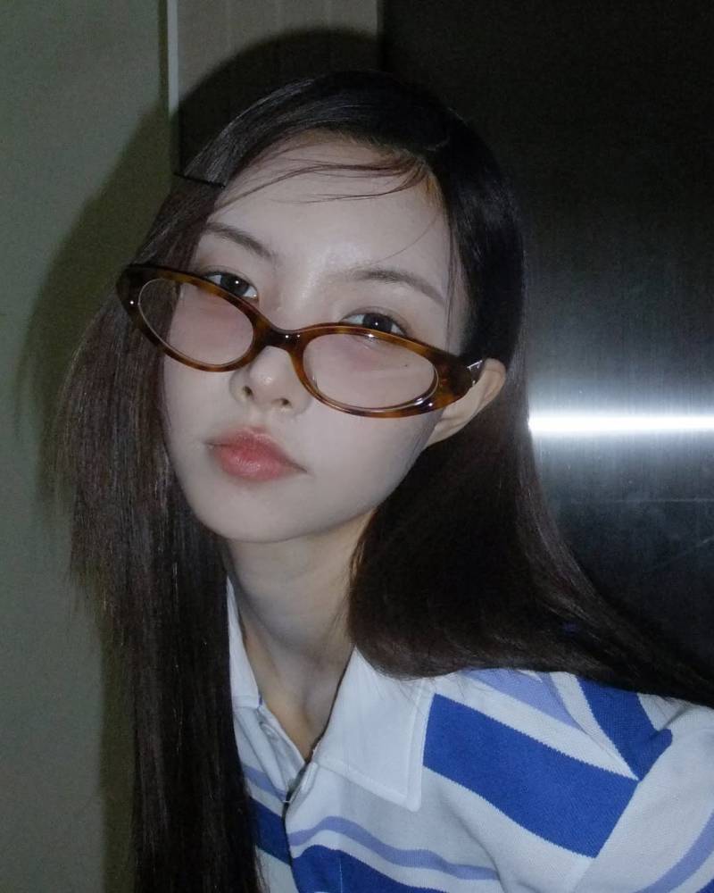 찐 개그캐인 줄 알았는데 글 쓸 때 반전인 아일릿 윤아 | 인스티즈