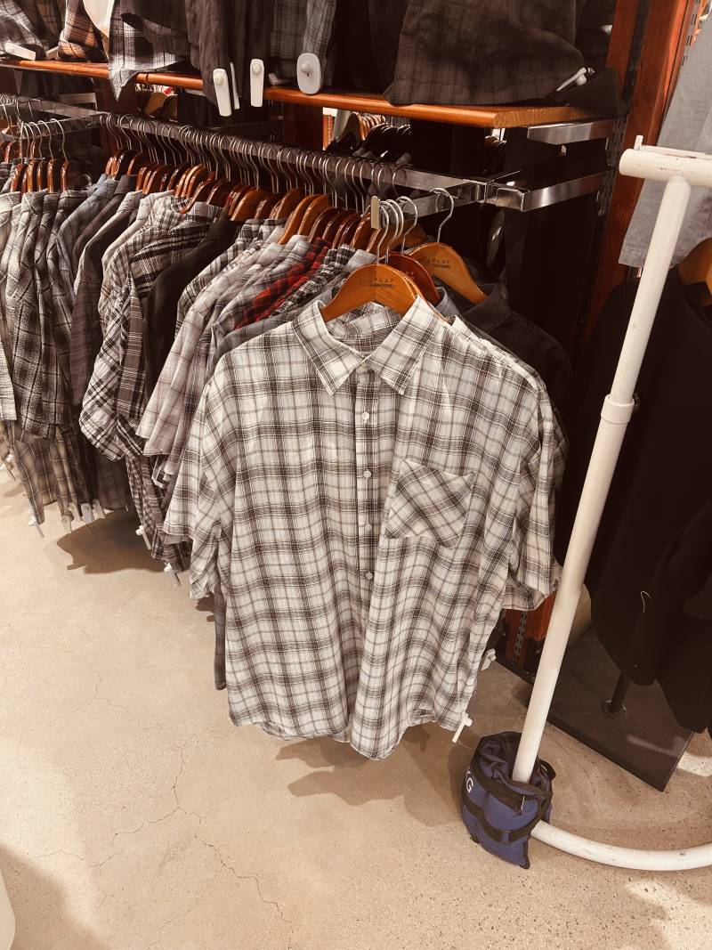 [잡담] 민생쿠폰으로 옷사려고 가게에서 사진찍었는데 뭐살까??. 골라줄 수 있어? | 인스티즈