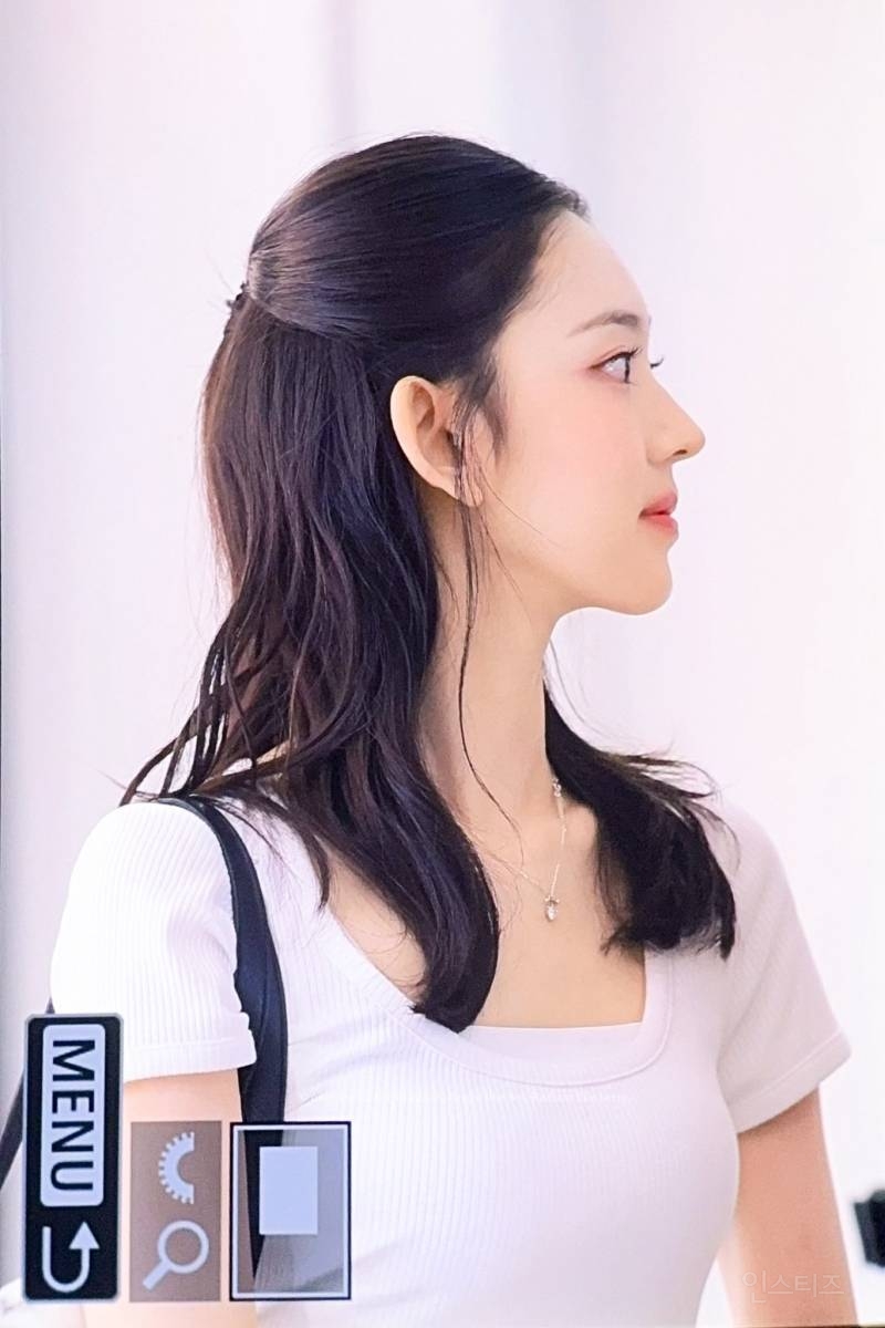 공항에서 말갛게 너무 예쁜 오늘자 키키 이솔 | 인스티즈