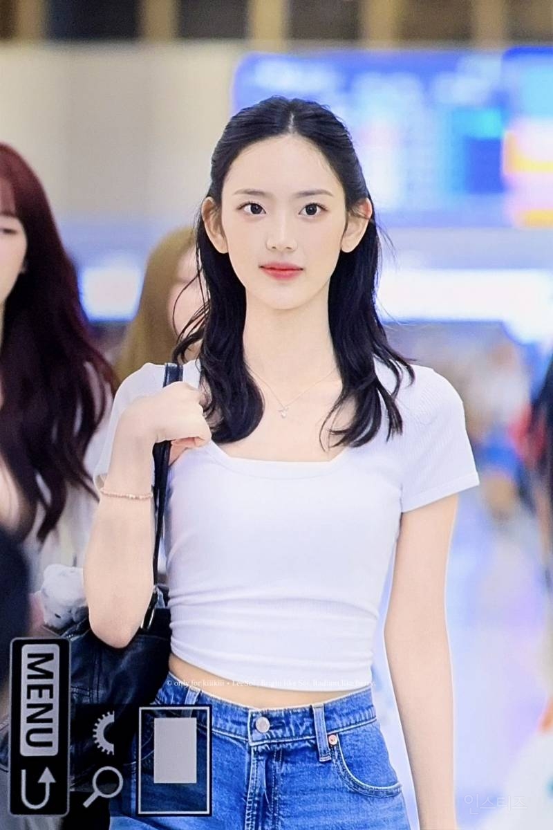 공항에서 말갛게 너무 예쁜 오늘자 키키 이솔 | 인스티즈
