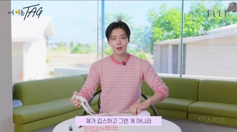 지갑보여주는데 국밥집 명함 나옴.jpg | 인스티즈
