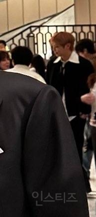 팬싸 퇴근하고 결혼식 참석했던 강다니엘 | 인스티즈