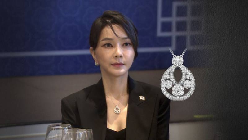 [단독] 오래 전 샀다는 '반클리프' 목걸이, 2015년 출시거짓 해명 정황 | 인스티즈