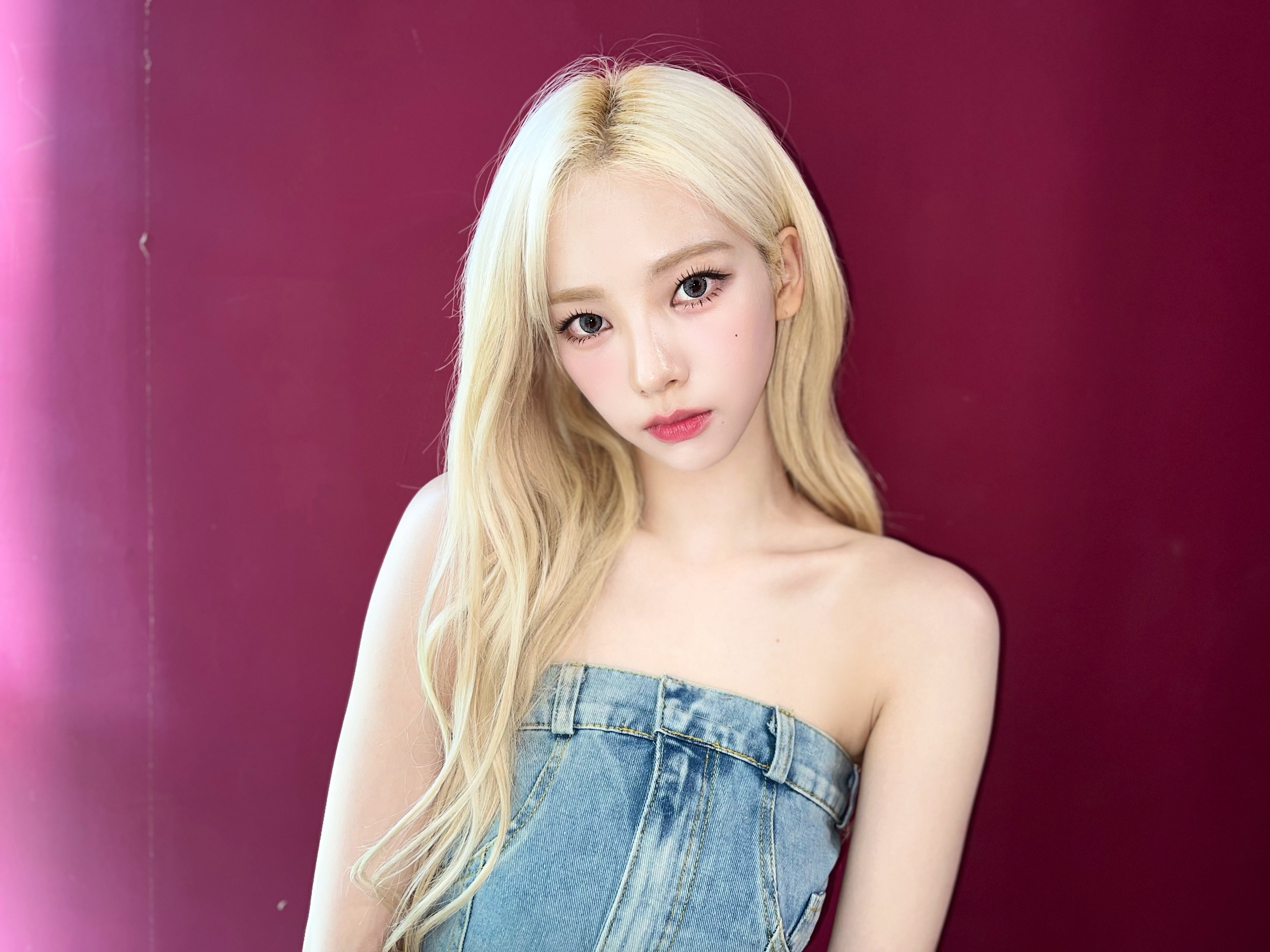 아카라카 흑발 카리나 vs 아카라카 금발 | 인스티즈