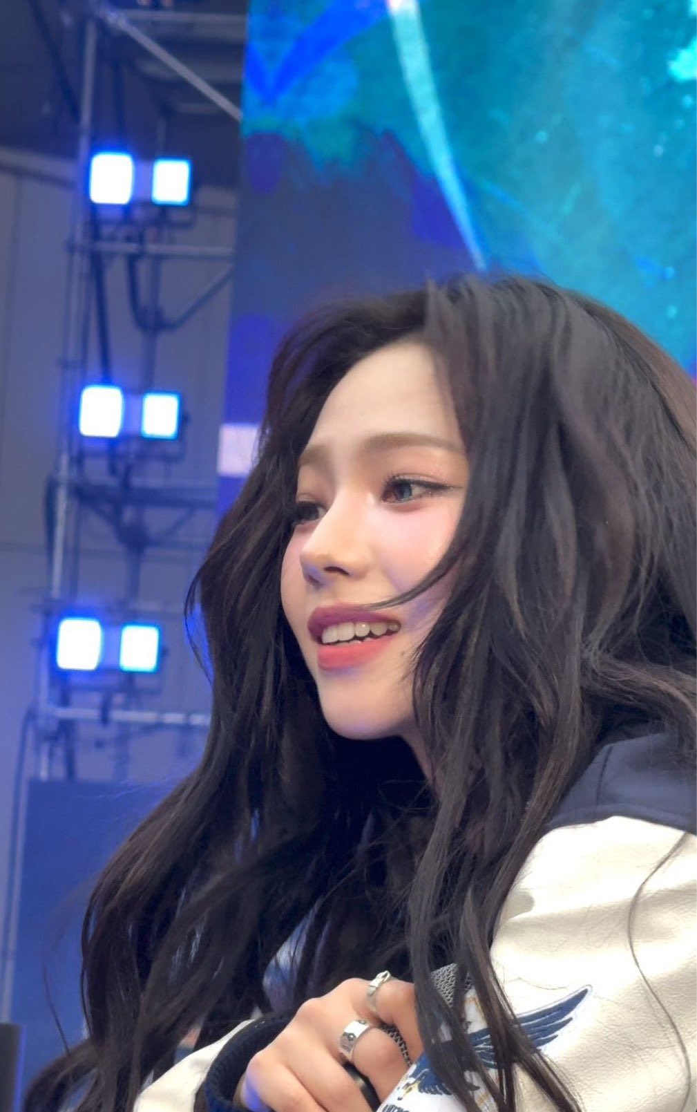 아카라카 흑발 카리나 vs 아카라카 금발 | 인스티즈