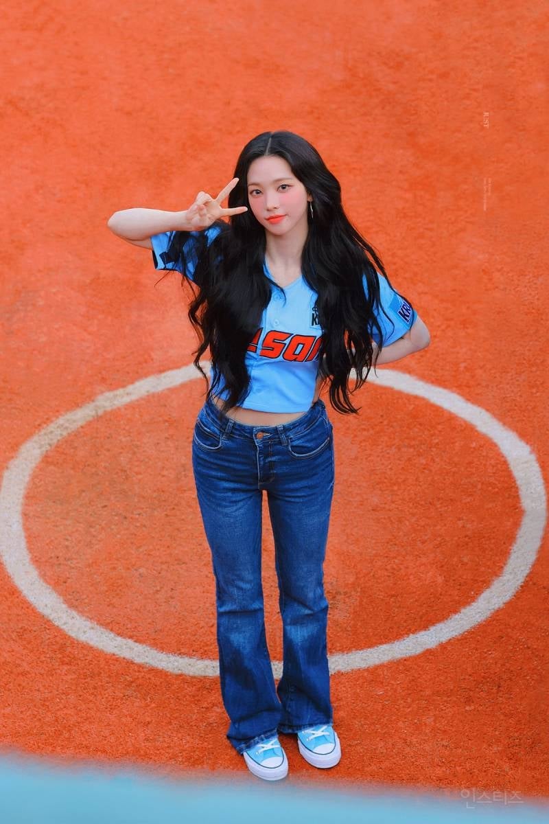 다시봐도 좋은 롯데 시구 카리나jpg | 인스티즈
