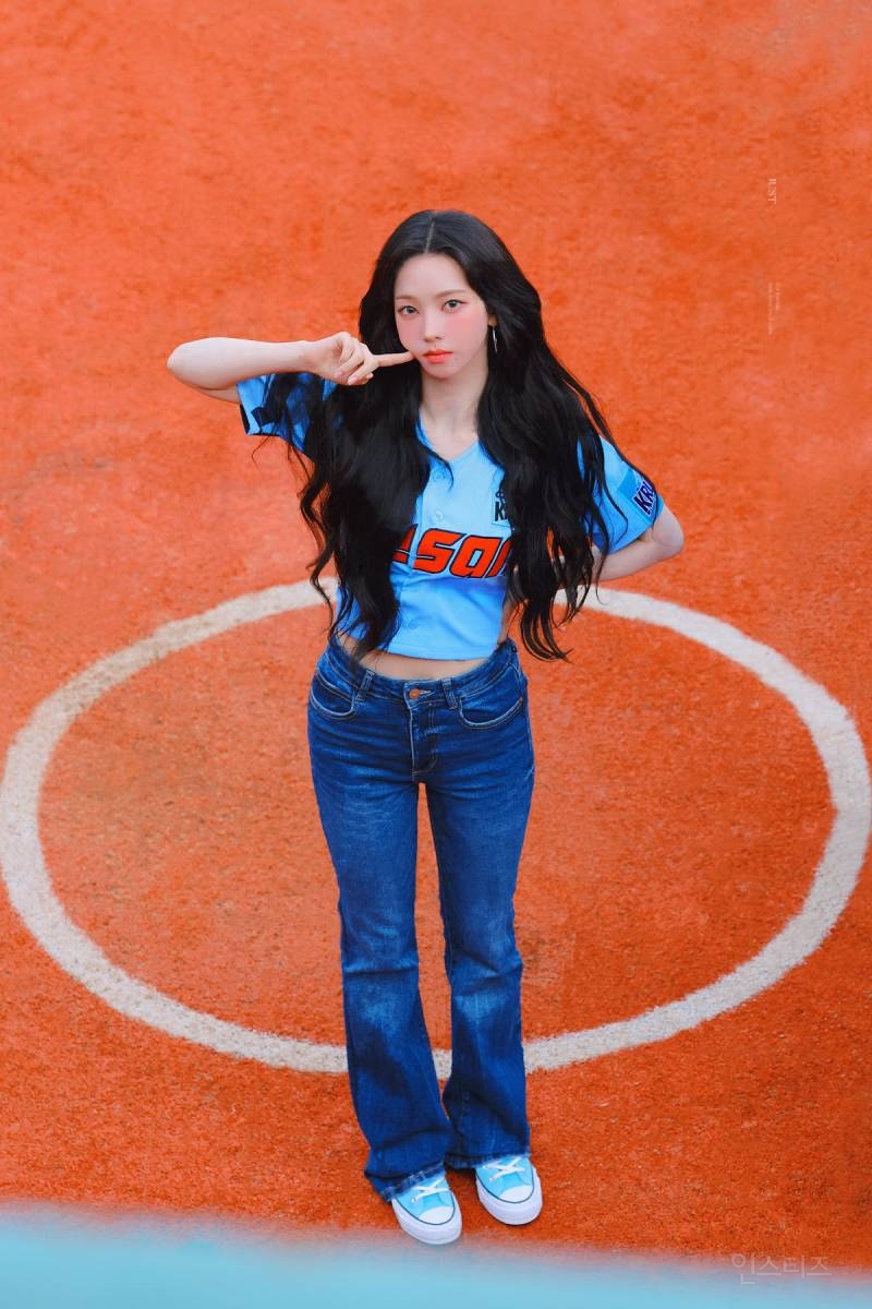 다시봐도 좋은 롯데 시구 카리나jpg | 인스티즈
