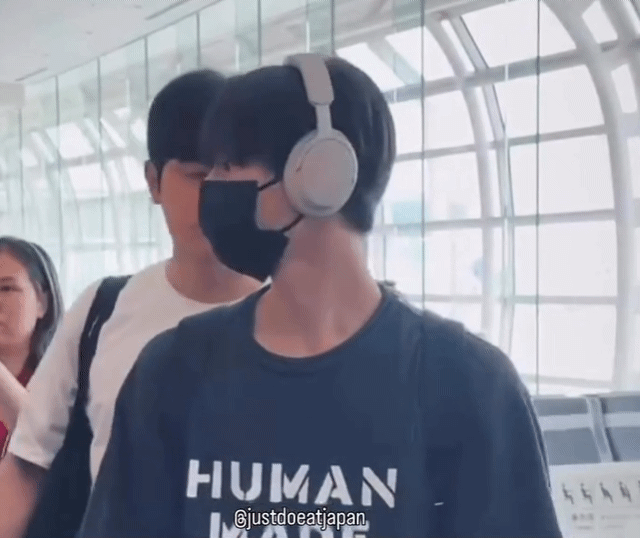 현재 난리 난 엔하이픈 스태프 공항 손찌검.JPG | 인스티즈