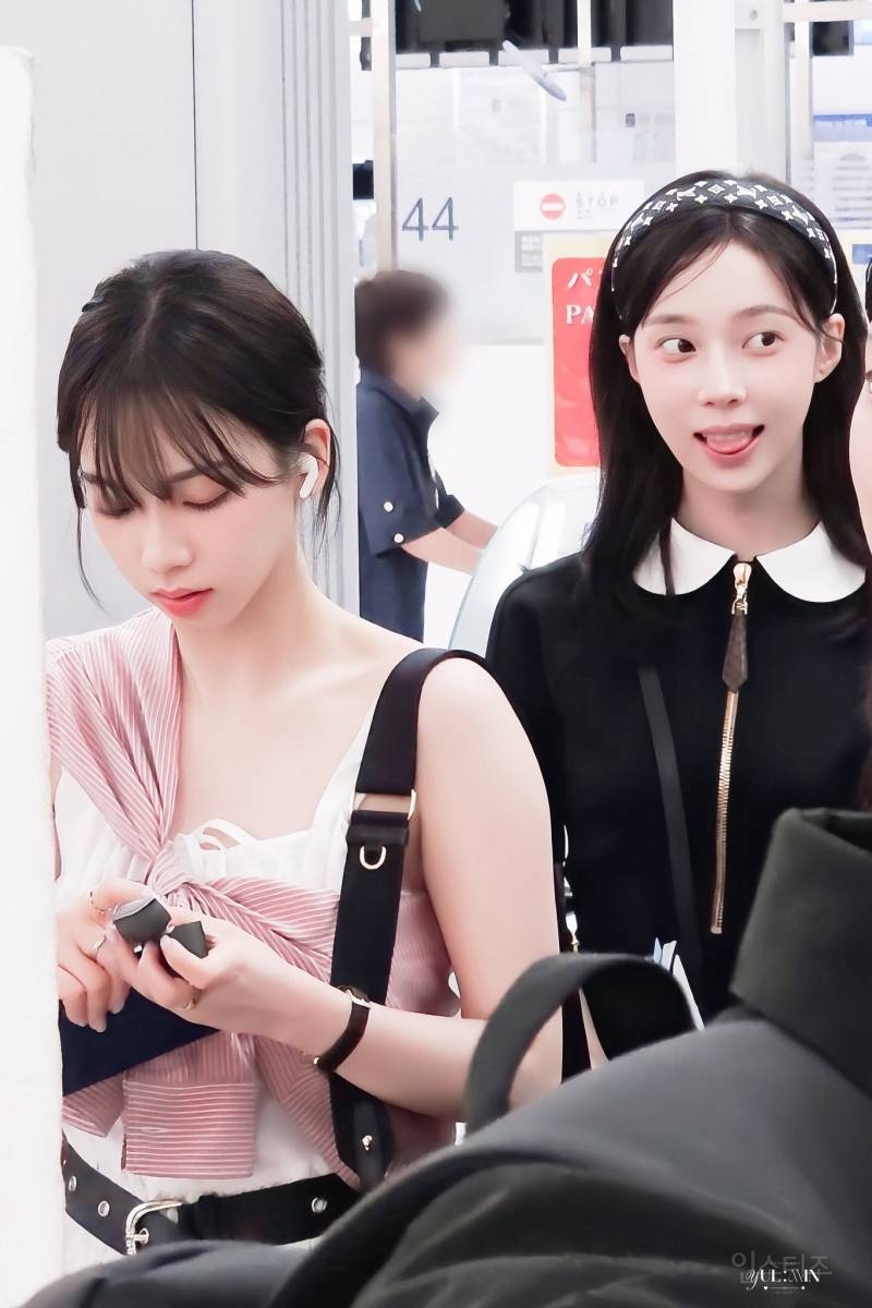 오늘자 지민정 (카리나 & 윈터) 투샷 | 인스티즈