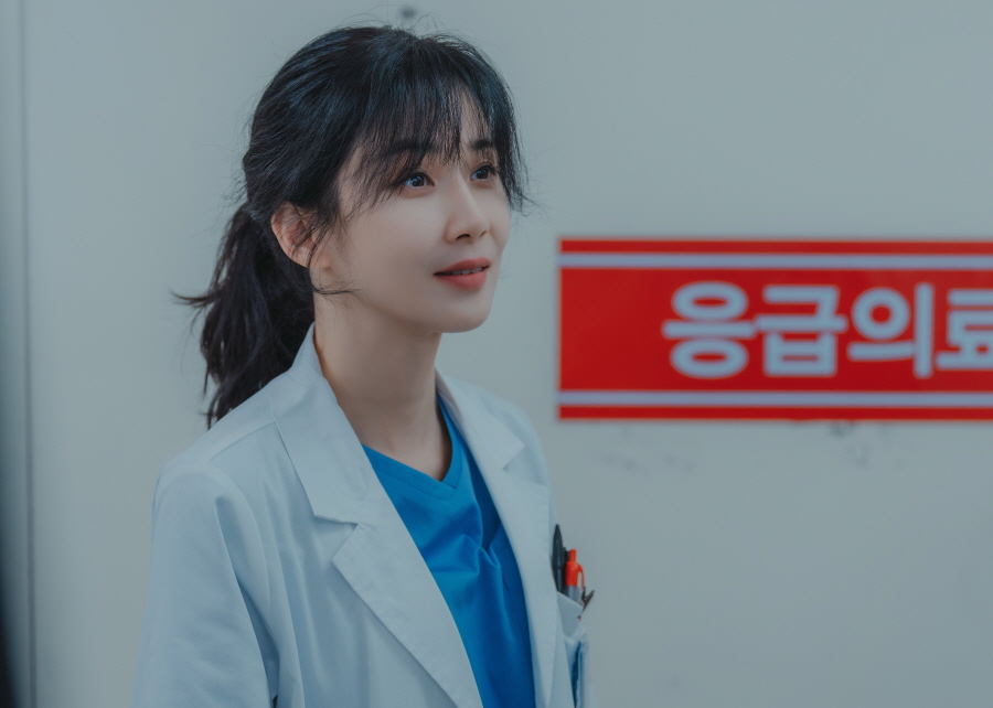 [정보/소식] '메리 킬즈 피플' 이보영-이민기, 아련한 키스 그 후…이제는 적대관계 | 인스티즈