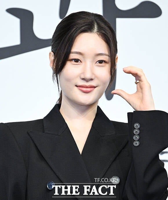 [정보/소식] 정채연, '에스콰이어' 이끌기엔 역부족…드러난 연기력 한계 | 인스티즈