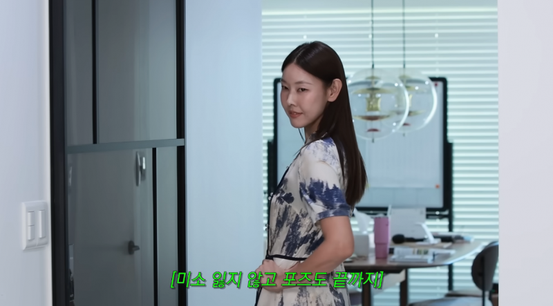 테무깡한 옷으로 패션쇼 하는 26년차 탑모델 | 인스티즈