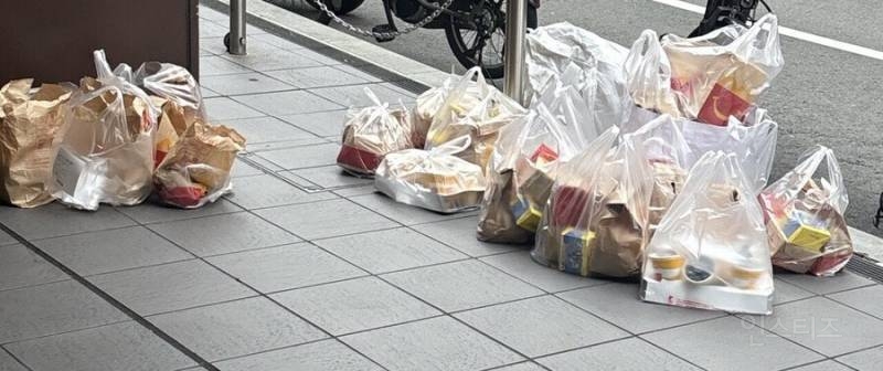 되팔이로 난리난 일본 맥도날드 근황 | 인스티즈