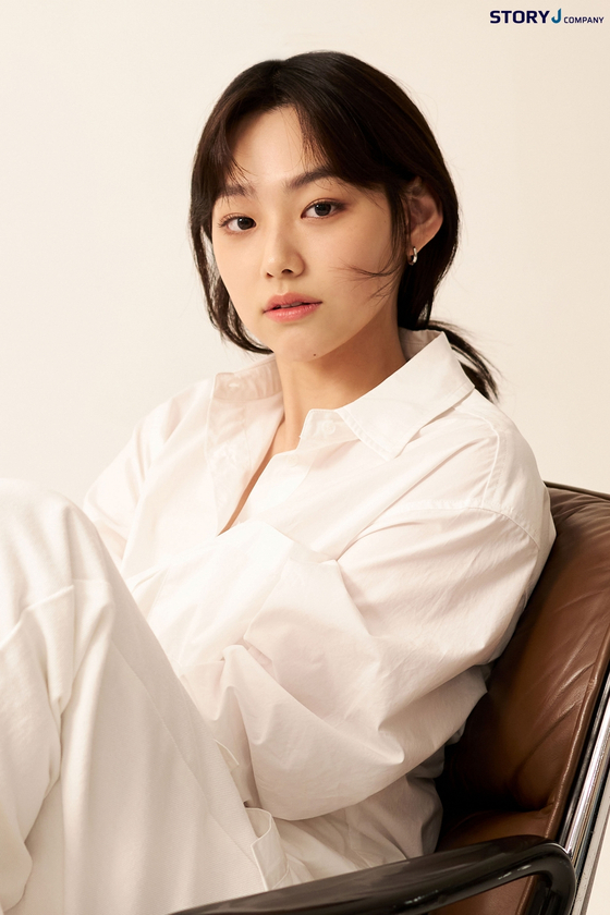 [정보/소식] 강미나, 현 소속사 스토리제이컴퍼니 재계약 | 인스티즈