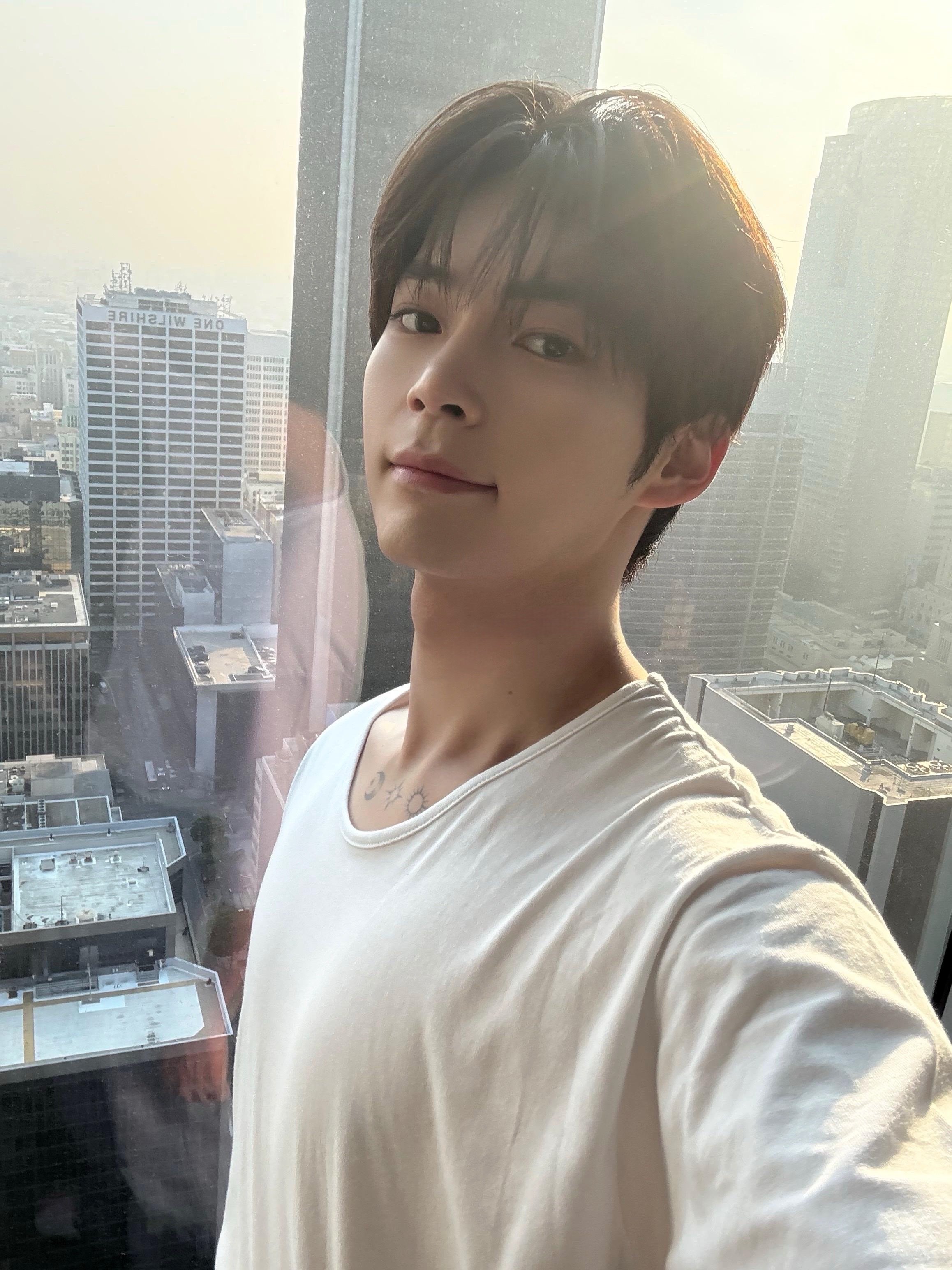 [잡담] 성한빈 방금 셀카보내줬는데 ㄹㅇ 미쳤 | 인스티즈