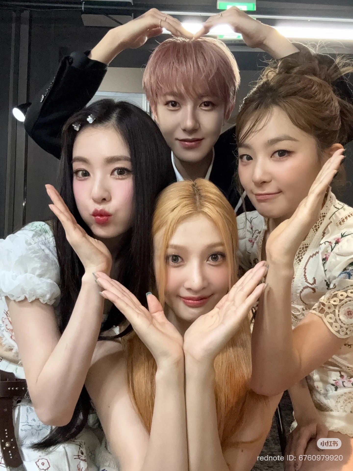 [잡담] 런쥔이 샤오홍슈에 쇼타로 텐 민호 키 조이 아이린 도영 재민 슬기 올라옴 | 인스티즈