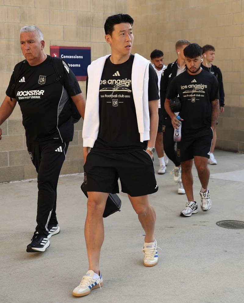 [잡담] [OnAir] 9:30 시카고파이어전 (LAFC 이적 첫 경기) | 인스티즈