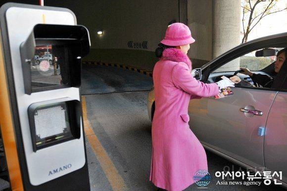 한 고객의 민원이 바꾼 백화점 근무여건 | 인스티즈