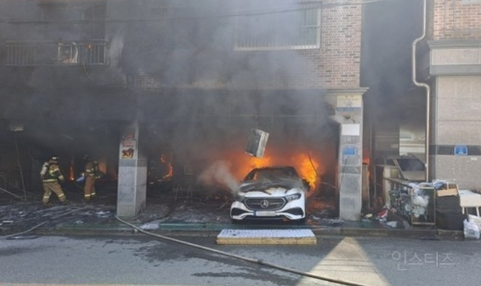"불붙이고 찍어서 남친에게 전송”...원룸 불내 주민 숨지게한 30대 금고형 | 인스티즈