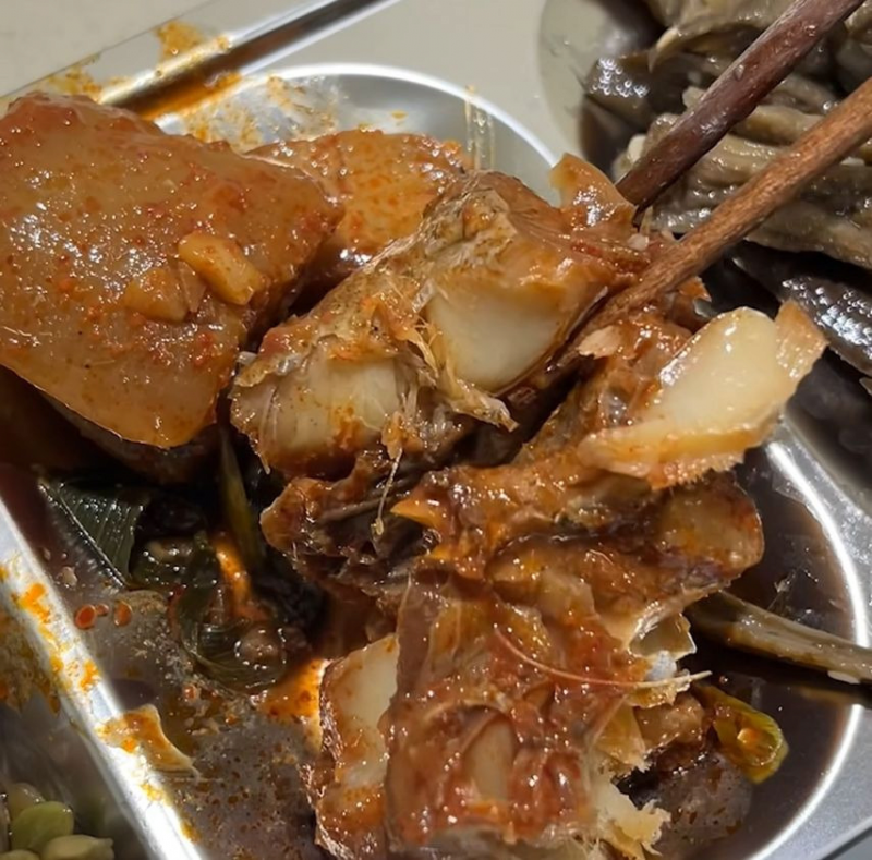 [잡담] 진짜 개맛없어보이는 밥경찰 급식 모습 | 인스티즈