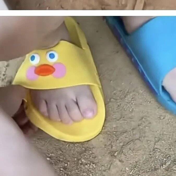 아들이 신은 슬리퍼를 보고 오열한 엄마.jpg | 인스티즈