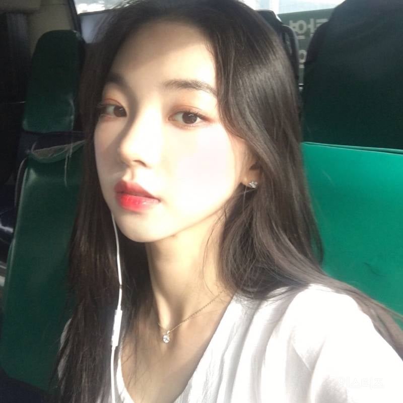 카리나가 줄 이어폰을 쓰는 이유 | 인스티즈