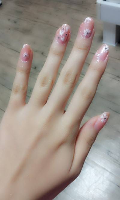[잡담] 20대 초반 내 손톱이랑 20대 후반 내 손톱 봐줘ㅋㅋㅋ | 인스티즈
