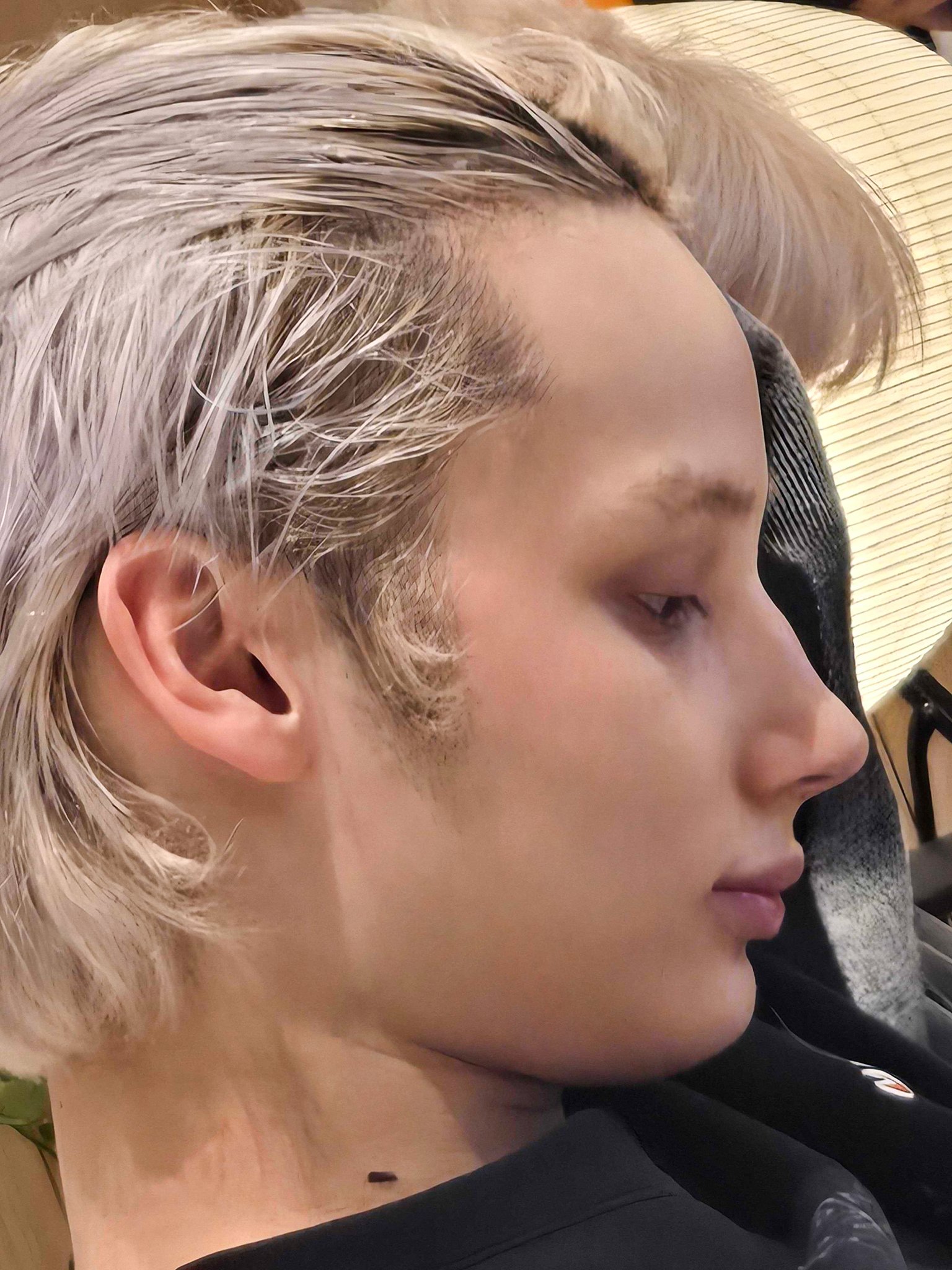 [잡담] 원래 미용실에서 머리 막 하고 있으면 못생겨야 하는 거 아님? | 인스티즈