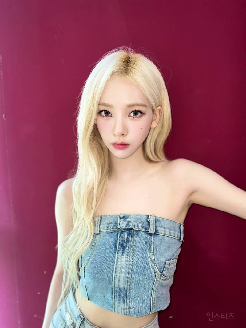 보면 볼수록 금발이 잘어울리는 에스파 카리나 | 인스티즈