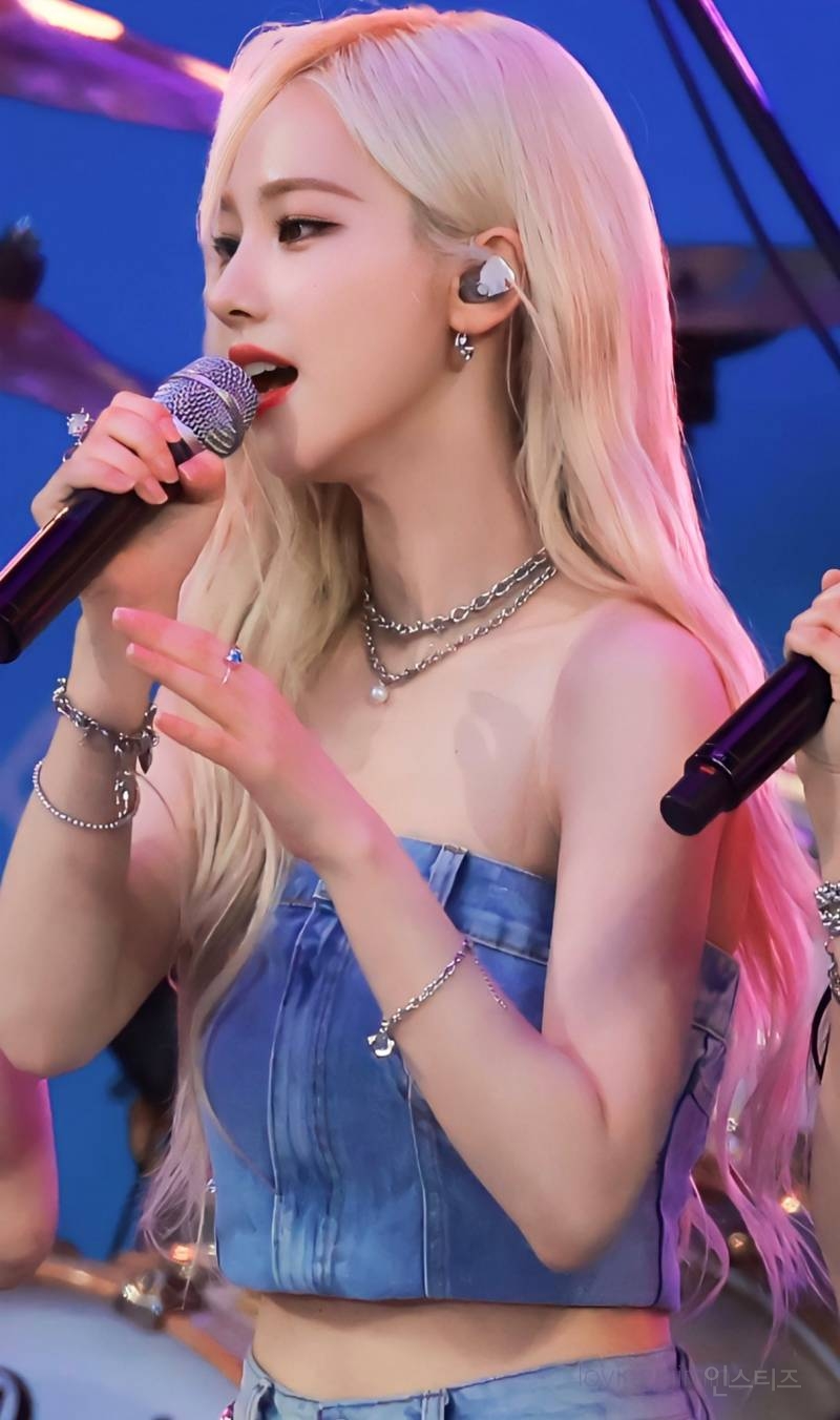 보면 볼수록 금발이 잘어울리는 에스파 카리나 | 인스티즈