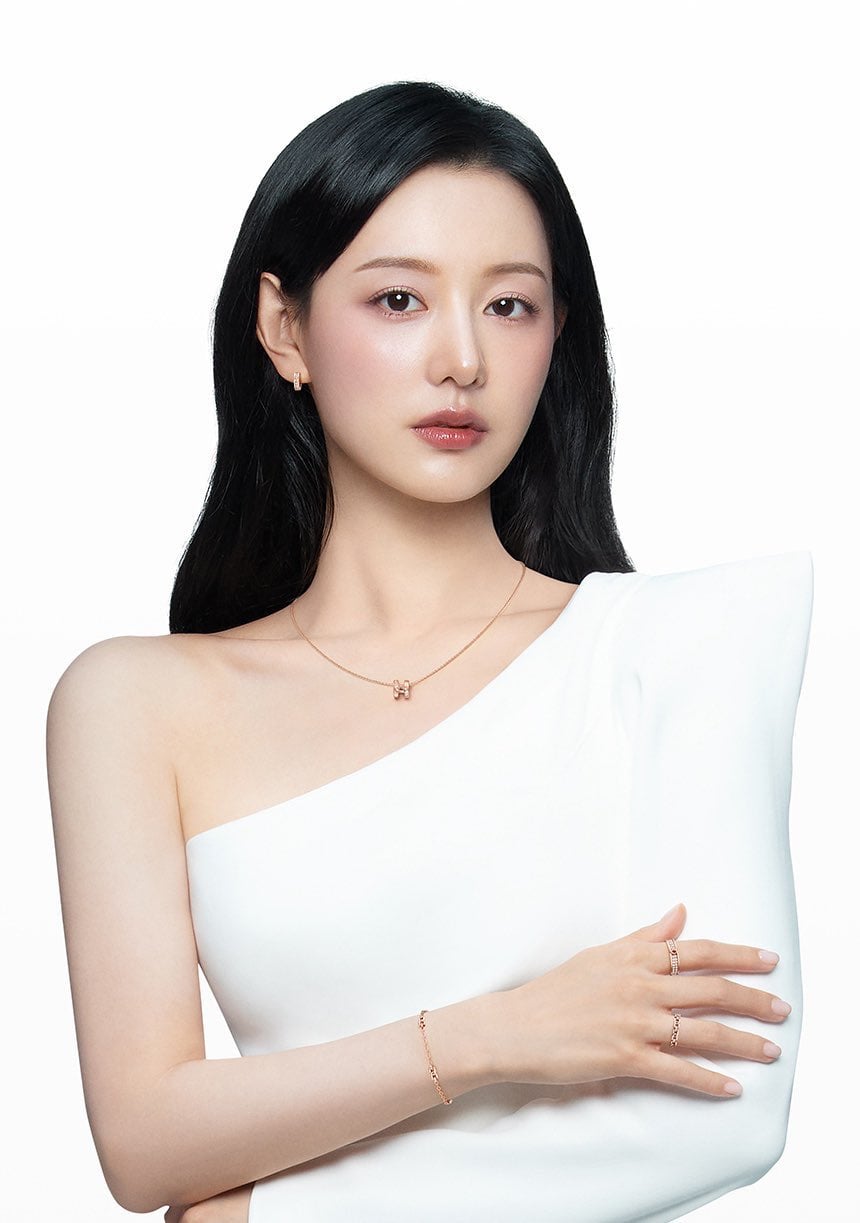 배우 김지원 스톤헨지 25년 가을 컬렉션 화보.jpg | 인스티즈