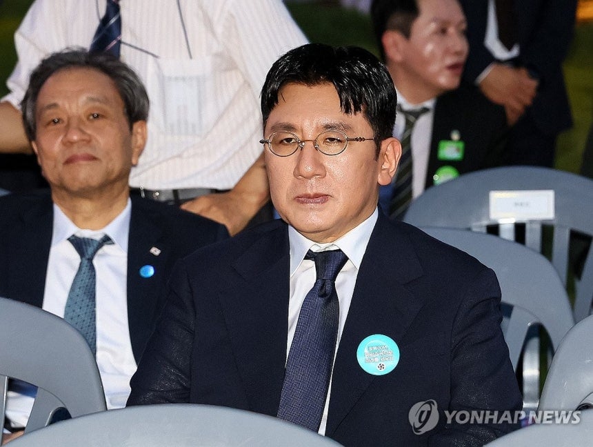 [잡담] 방시혁 간 거 맞음 | 인스티즈