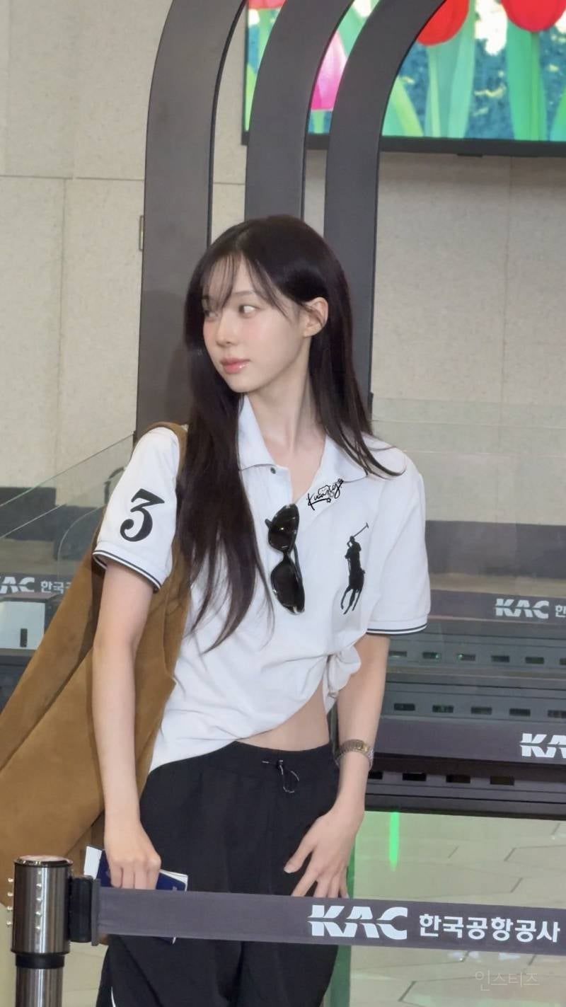 오늘 일본 출국한 카리나&윈터 폰카짤.jpg | 인스티즈