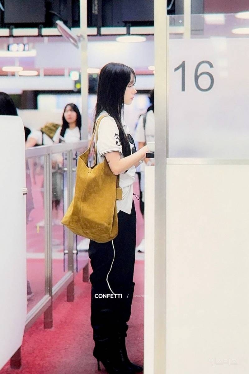 오늘 일본 공항 입국한 카리나&윈터 프리뷰.jpg | 인스티즈