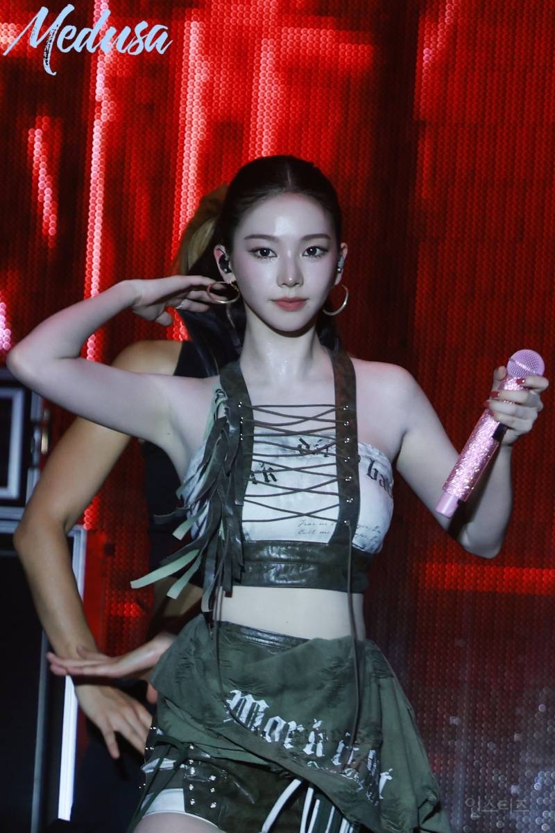 오늘자 썸머소닉 카리나 윈터 고화질.jpg | 인스티즈