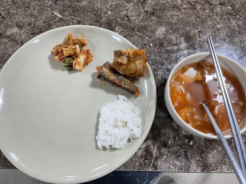 [잡담] 스펙 160/50인데 운동을 안 해서 그런가? | 인스티즈