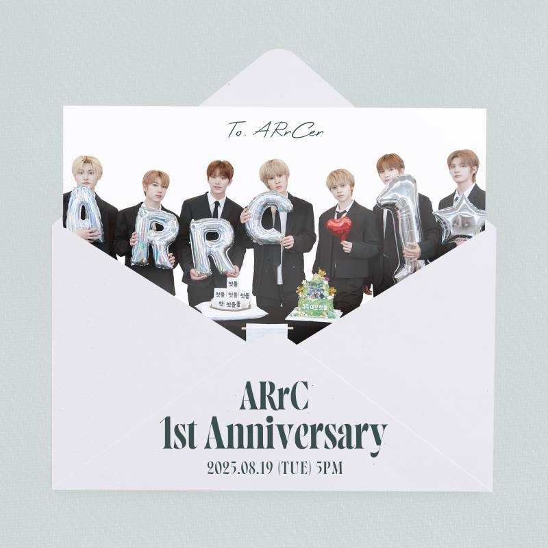 데뷔 1주년 기념 성장일지 | 인스티즈