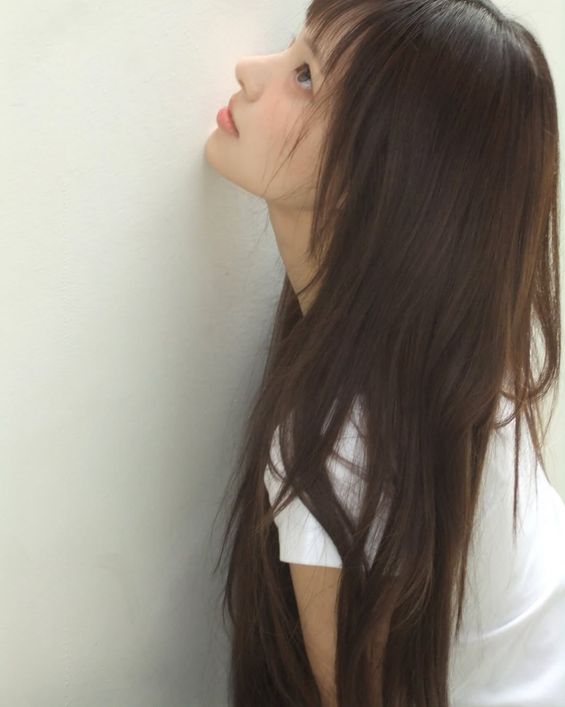 내가 대신 옆태 보험 들어주고 싶은 아일릿 윤아.jpg | 인스티즈